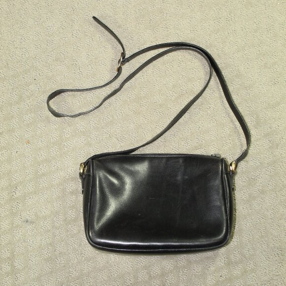 Authentic Vintage Gucci Crossbody Smooth Black Leather Purse w/ COA - Picture 2 of 16
